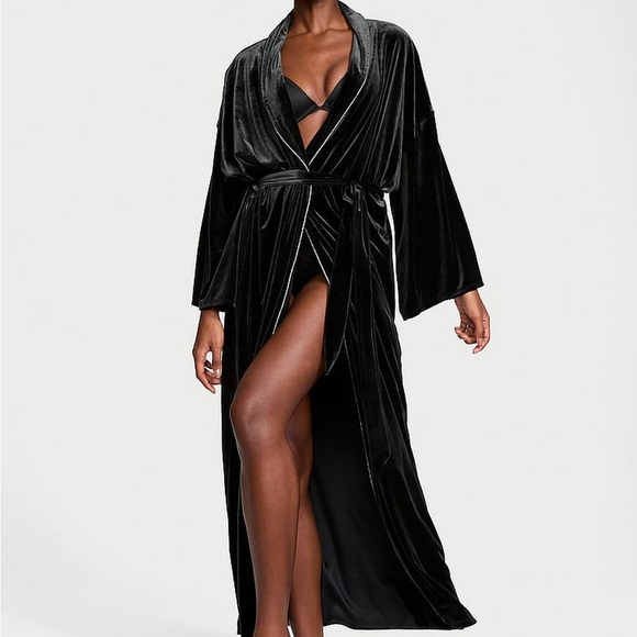 Victoria Secret Very Sexy Starstruck Velvet Embellished Robe - Picture 2 of 6